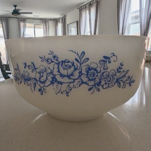 70’s Federal Milk Glass 2.5 Qt “Heat Proof” Mixing Bowl